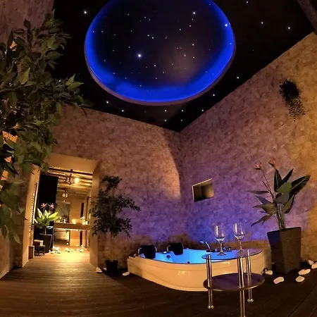 Magic Apartment *